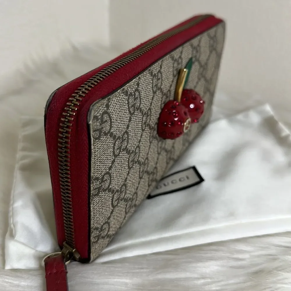 💯Authentic Gucci Beige/Red GG Supreme Canvas Cherry Zip Around Wallet🍀